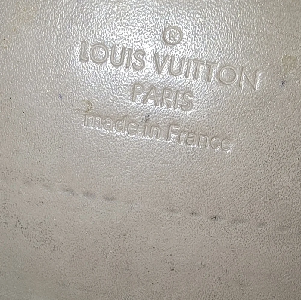Authentic Louis Vuitton Light Yellow Vernis Monogram Long Snap Sarah Wallet